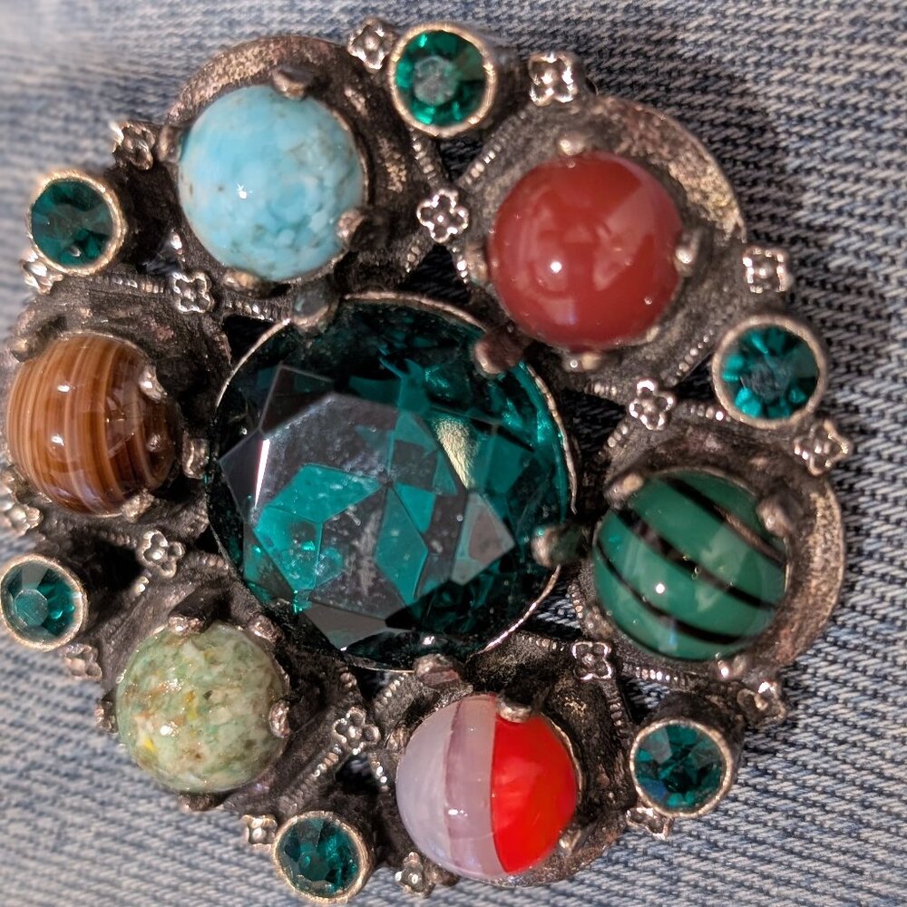 Scottish pebble style brooch